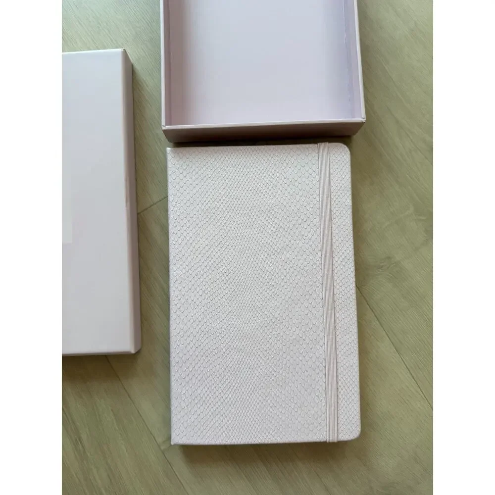 Moleskine Sakura Notebook – Large – Pink – VEGEA® Cover – Gift Box